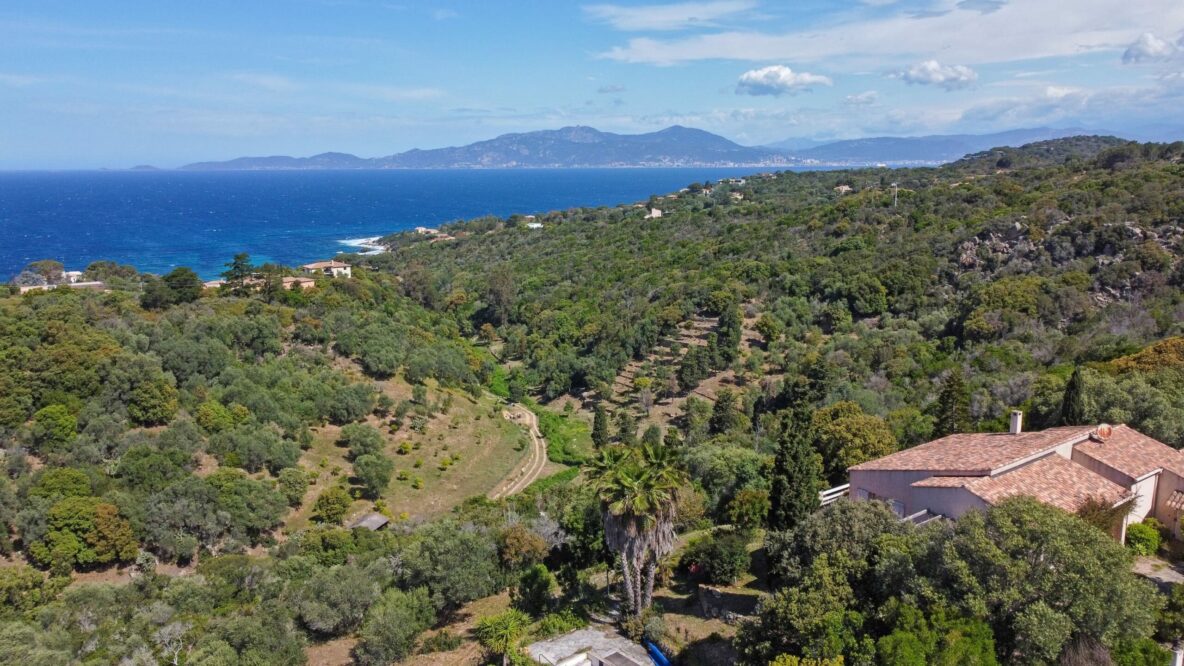 Villa à la vente sur Coti Chiavari