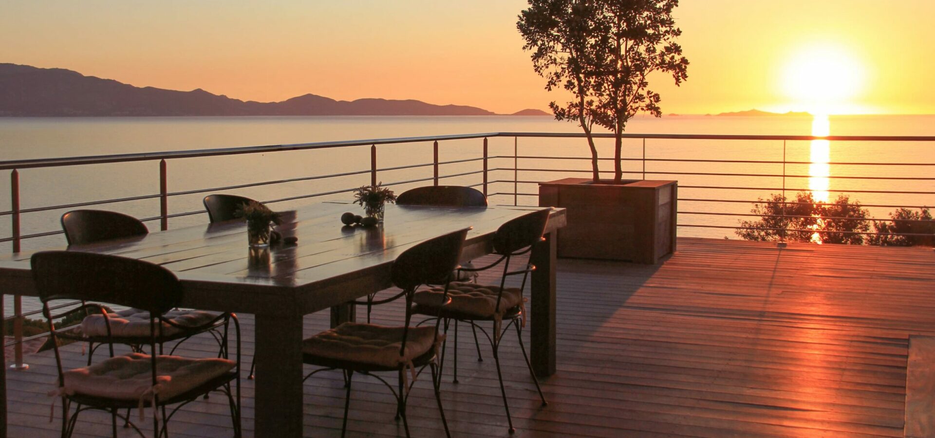 Rive sud du Golfe d'Ajaccio à vendre villa avec vue mer panoramique