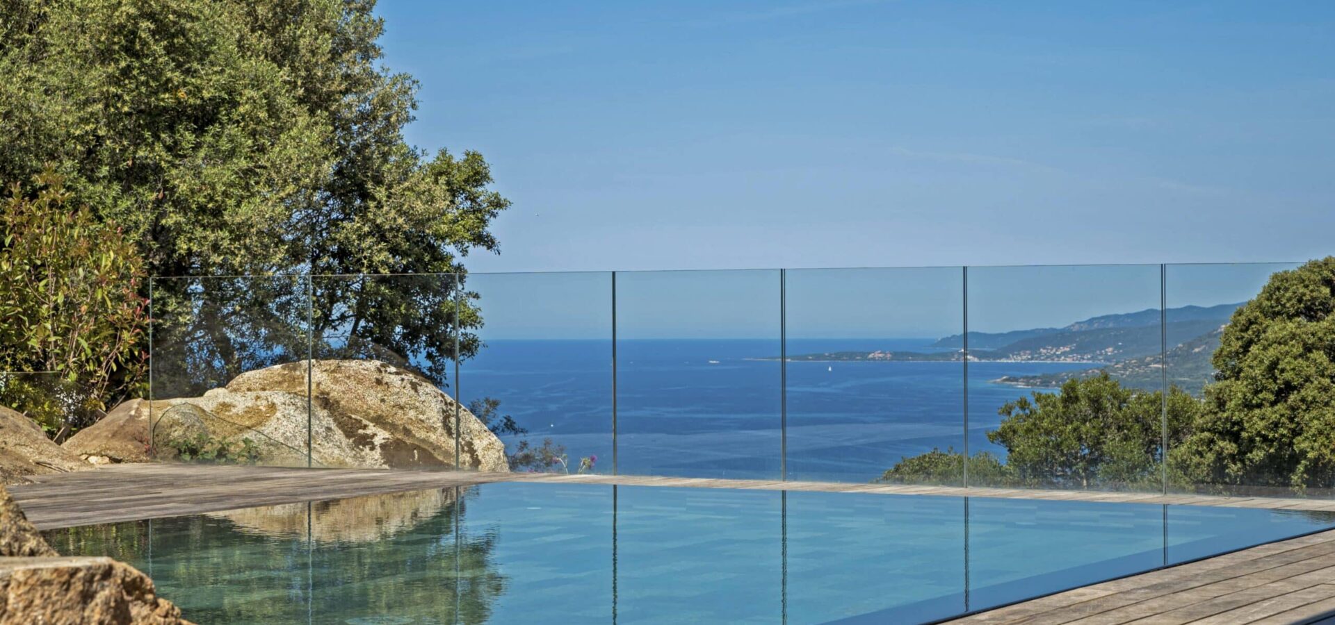OFF MARKET EN CORSE
