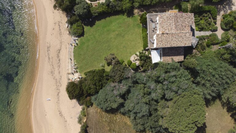 Propriété pieds dans l'eau en Corse