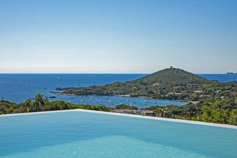 Villa à vendre avec une superbe vue sur l'Isolella