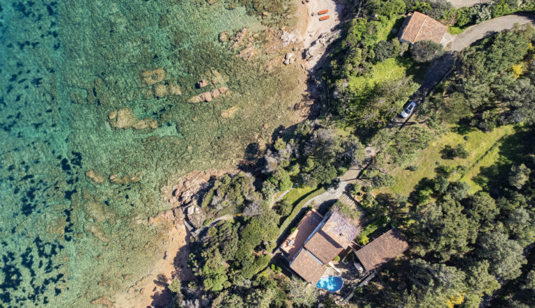 Villa pieds dans l’eau à vendre Pietrosella